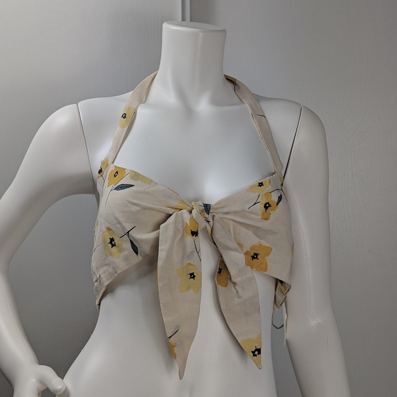 Billabong Tops - Billabong halter top floral tie neck size M B4